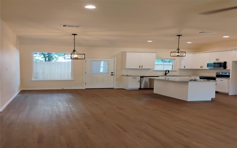 901 SW 10th Street, Mineral Wells, TX 76067, 3 Bedrooms Bedrooms, ,2 BathroomsBathrooms,Residential,For Sale,901 SW 10th Street,20953809
