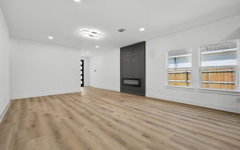 3923 Le May Avenue, Dallas, TX 75216, 4 Habitaciones Habitaciones , ,2 BañosBaños,Residential,En Venta,3923 Le May Avenue,20961113