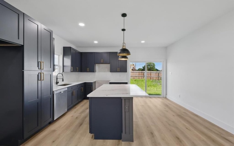 3923 Le May Avenue, Dallas, TX 75216, 4 Habitaciones Habitaciones , ,2 BañosBaños,Residential,En Venta,3923 Le May Avenue,20961113