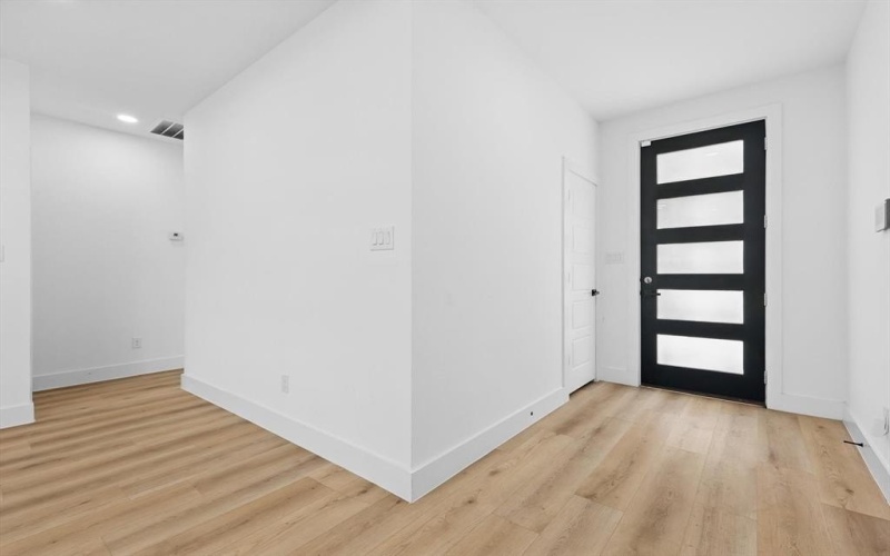 3923 Le May Avenue, Dallas, TX 75216, 4 Habitaciones Habitaciones , ,2 BañosBaños,Residential,En Venta,3923 Le May Avenue,20961113