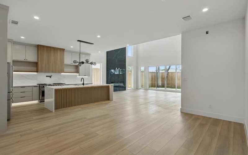 3211 Wake Street, Dallas, TX 75212, 5 Bedrooms Bedrooms, ,5 BathroomsBathrooms,Residential,For Sale,3211 Wake Street,20961188