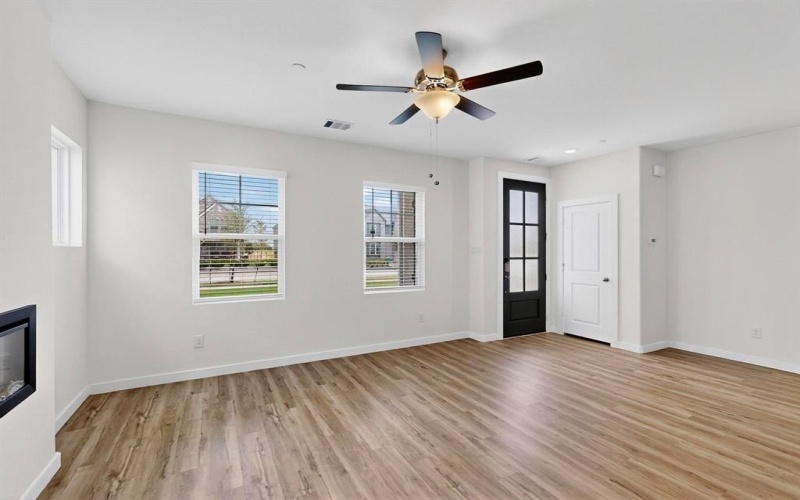 1832 Summer Aura, Mesquite, TX 75181, 3 Bedrooms Bedrooms, ,2 BathroomsBathrooms,Residential,For Sale,1832 Summer Aura,20962841