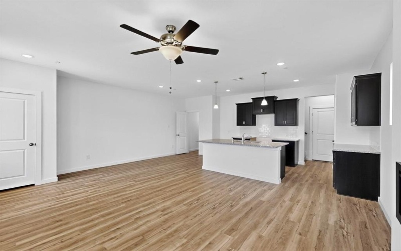 1832 Summer Aura, Mesquite, TX 75181, 3 Bedrooms Bedrooms, ,2 BathroomsBathrooms,Residential,For Sale,1832 Summer Aura,20962841