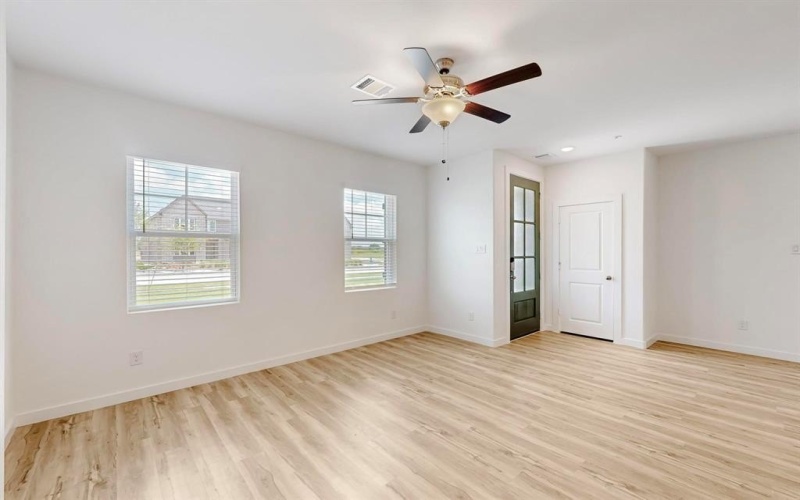 1836 Summer Aura, Mesquite, TX 75181, 3 Bedrooms Bedrooms, ,2 BathroomsBathrooms,Residential,For Sale,1836 Summer Aura,20962845