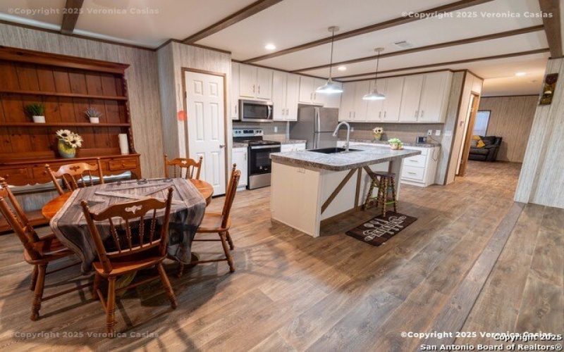 336 County Rd 6846, Lytle, TX 78052, 3 Bedrooms Bedrooms, ,2 BathroomsBathrooms,Residential,For Sale,336 County Rd 6846,0,1873813