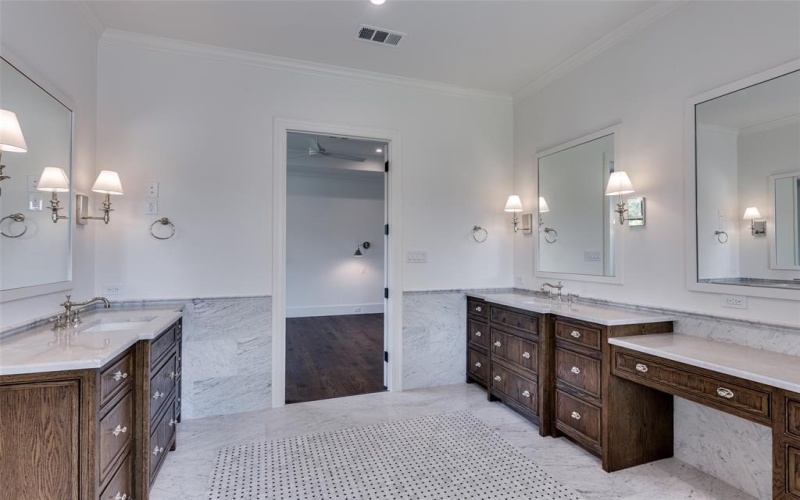 7538 Centenary Avenue, Dallas, TX 75225, 5 Habitaciones Habitaciones , ,6 BañosBaños,Residential,En Venta,7538 Centenary Avenue,20917687
