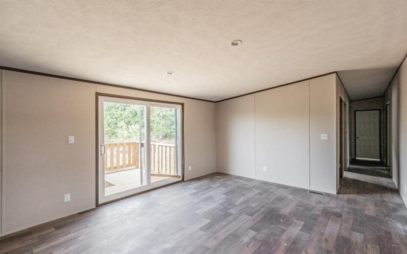 10 Southwest Court, Mineral Wells, TX 76067, 5 Bedrooms Bedrooms, ,3 BathroomsBathrooms,Residential,For Sale,10 Southwest Court,20955490