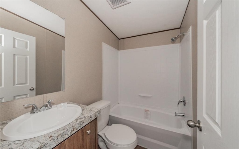 10 Southwest Court, Mineral Wells, TX 76067, 5 Bedrooms Bedrooms, ,3 BathroomsBathrooms,Residential,For Sale,10 Southwest Court,20955490