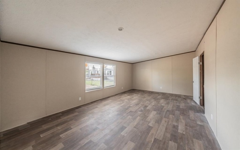 10 Southwest Court, Mineral Wells, TX 76067, 5 Bedrooms Bedrooms, ,3 BathroomsBathrooms,Residential,For Sale,10 Southwest Court,20955490