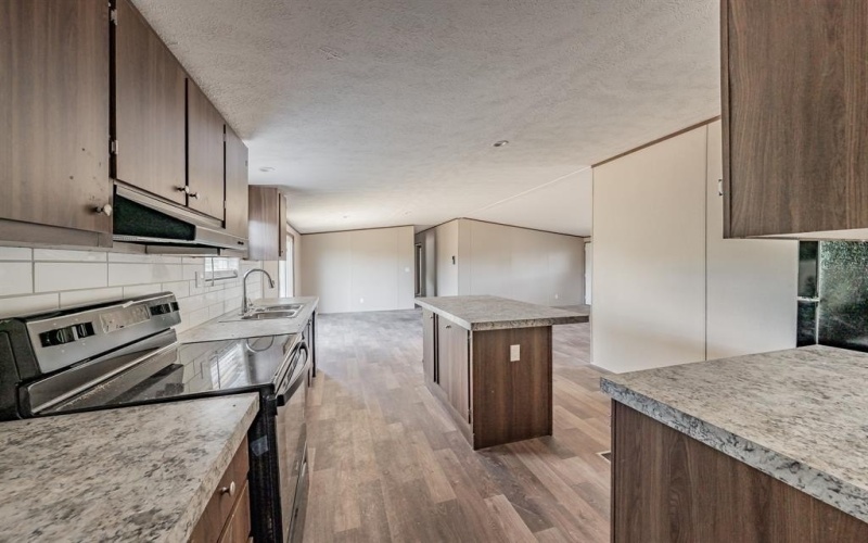 10 Southwest Court, Mineral Wells, TX 76067, 5 Bedrooms Bedrooms, ,3 BathroomsBathrooms,Residential,For Sale,10 Southwest Court,20955490