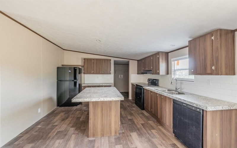 10 Southwest Court, Mineral Wells, TX 76067, 5 Bedrooms Bedrooms, ,3 BathroomsBathrooms,Residential,For Sale,10 Southwest Court,20955490