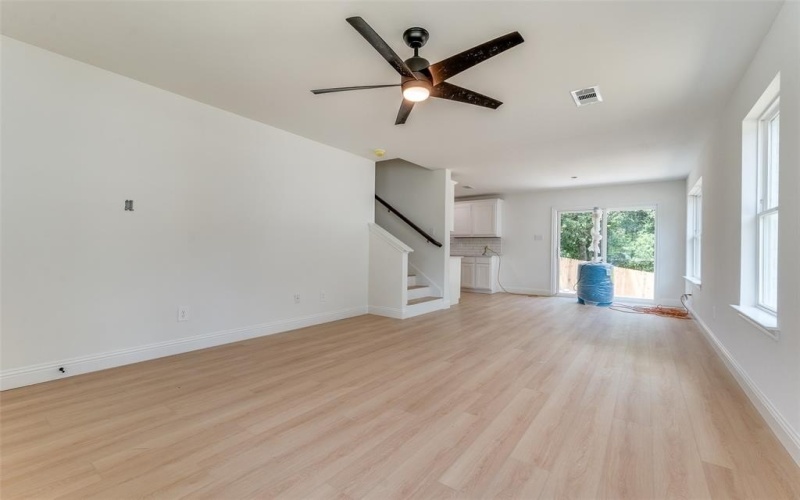 1619 E Woodin Boulevard, Dallas, TX 75203, 4 Bedrooms Bedrooms, ,2 BathroomsBathrooms,Residential,For Sale,1619 E Woodin Boulevard,20960106
