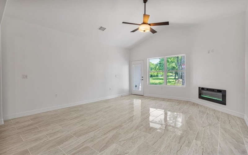 1312 S Clements Street, Gainesville, TX 76240, 4 Bedrooms Bedrooms, ,2 BathroomsBathrooms,Residential,For Sale,1312 S Clements Street,20963131