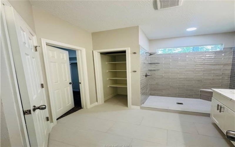 501 West Tenth Street, Hearne, TX 77859, 3 Habitaciones Habitaciones , ,2 BañosBaños,Residential,En Venta,501 West Tenth Street,25006001