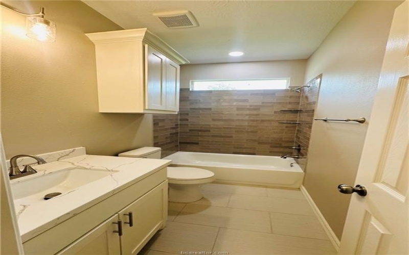501 West Tenth Street, Hearne, TX 77859, 3 Habitaciones Habitaciones , ,2 BañosBaños,Residential,En Venta,501 West Tenth Street,25006001