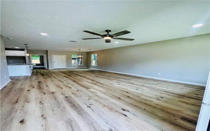 501 West Tenth Street, Hearne, TX 77859, 3 Habitaciones Habitaciones , ,2 BañosBaños,Residential,En Venta,501 West Tenth Street,25006001