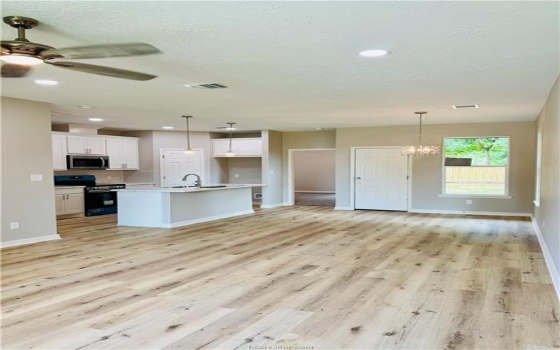 501 West Tenth Street, Hearne, TX 77859, 3 Habitaciones Habitaciones , ,2 BañosBaños,Residential,En Venta,501 West Tenth Street,25006001