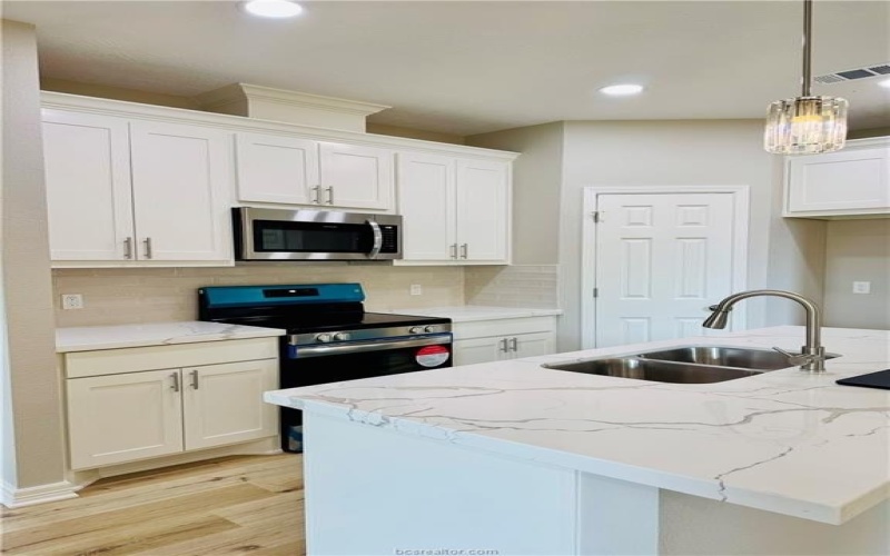501 West Tenth Street, Hearne, TX 77859, 3 Habitaciones Habitaciones , ,2 BañosBaños,Residential,En Venta,501 West Tenth Street,25006001