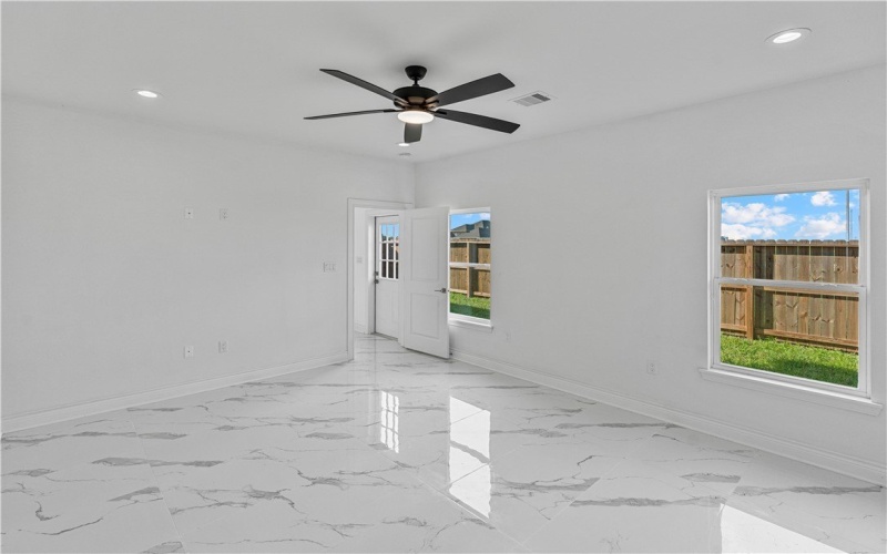 1810 White Ibis Drive, Portland, TX 78374, 4 Habitaciones Habitaciones , ,3 BañosBaños,Residential,En Venta,1810 White Ibis Drive,460325