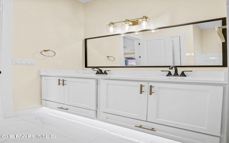 1031 VINTON Avenue unit: 26 #26, Canutillo, TX 79835, 3 Bedrooms Bedrooms, ,2 BathroomsBathrooms,Residential,For Sale,1031 VINTON Avenue unit: 26,916585