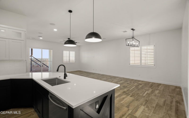 13925 Summer Wave Avenue, El Paso, TX 79928, 3 Bedrooms Bedrooms, ,2 BathroomsBathrooms,Residential,For Sale,13925 Summer Wave Avenue,924201