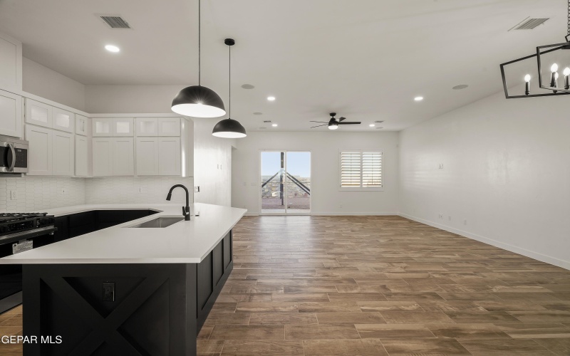 13925 Summer Wave Avenue, El Paso, TX 79928, 3 Bedrooms Bedrooms, ,2 BathroomsBathrooms,Residential,For Sale,13925 Summer Wave Avenue,924201