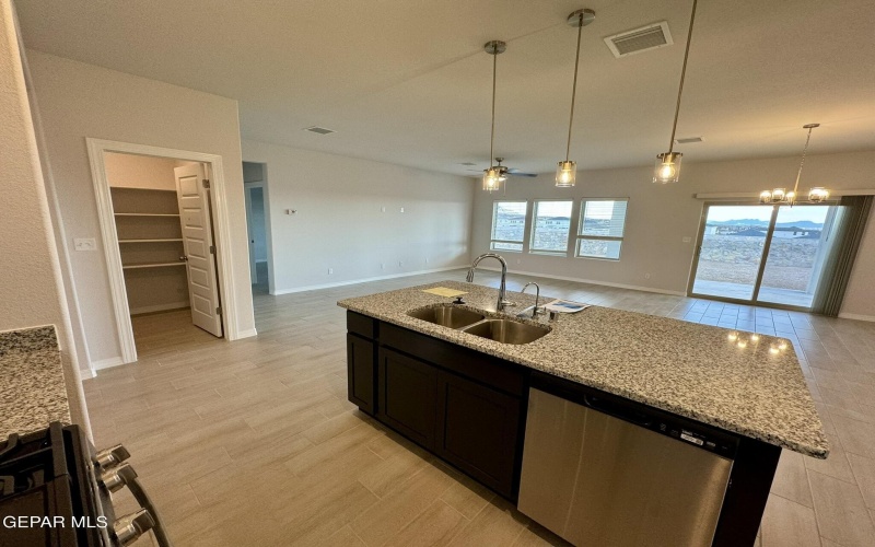 7500 ENCHANTED RIDGE Drive, El Paso, TX 79911, 4 Habitaciones Habitaciones , ,2 BañosBaños,Residential,En Venta,7500 ENCHANTED RIDGE Drive,924238