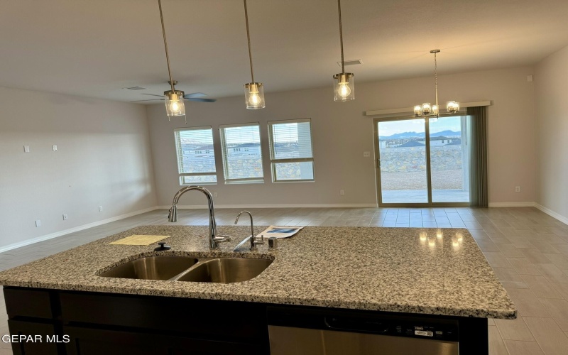 7500 ENCHANTED RIDGE Drive, El Paso, TX 79911, 4 Habitaciones Habitaciones , ,2 BañosBaños,Residential,En Venta,7500 ENCHANTED RIDGE Drive,924238