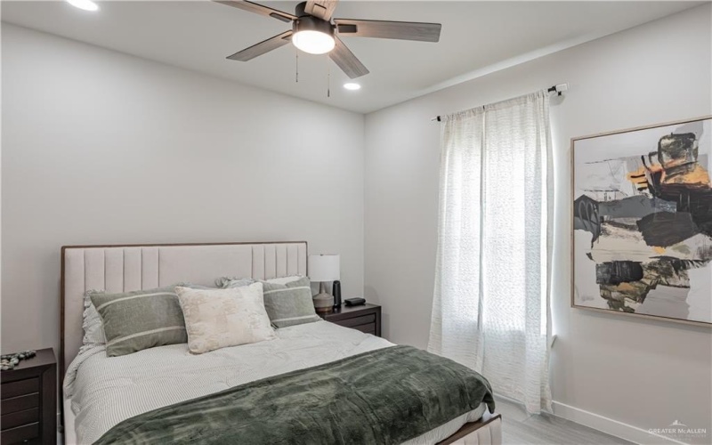 2500 E Conroe Road, Edinburg, TX 78542, 4 Bedrooms Bedrooms, ,2 BathroomsBathrooms,Residential,For Sale,2500 E Conroe Road,473291