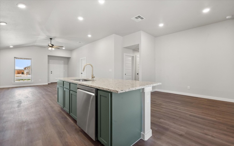 2311 133rd Street, Lubbock, TX 79423, 3 Habitaciones Habitaciones , ,2 BañosBaños,Residential,En Venta,2311 133rd Street,202555989