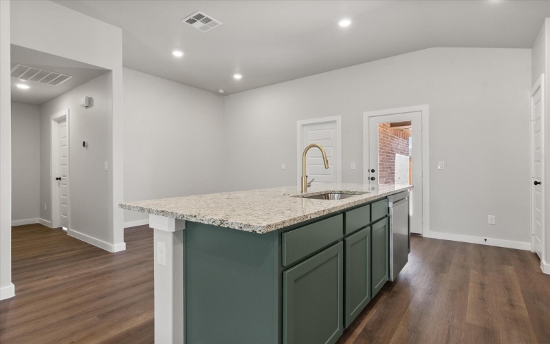 2311 133rd Street, Lubbock, TX 79423, 3 Habitaciones Habitaciones , ,2 BañosBaños,Residential,En Venta,2311 133rd Street,202555989