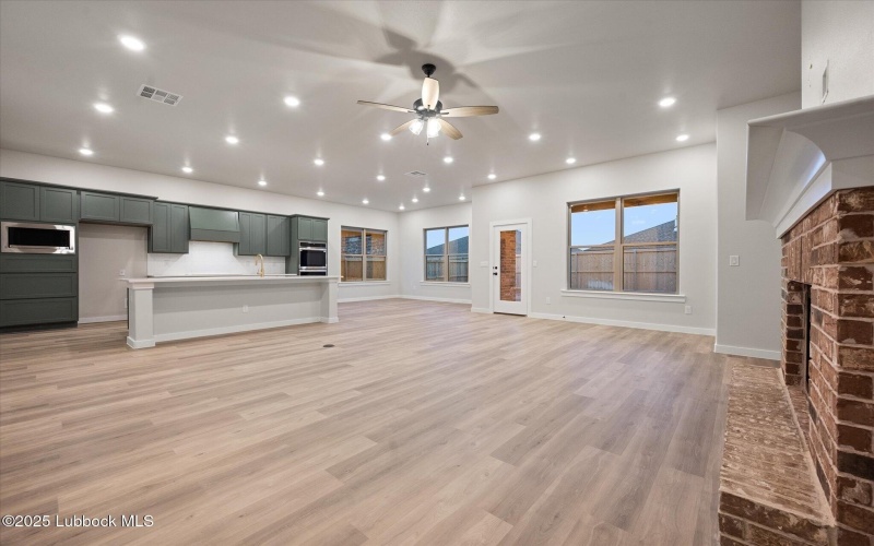 10703 Beaufort Avenue, Lubbock, TX 79424, 4 Bedrooms Bedrooms, ,3 BathroomsBathrooms,Residential,For Sale,10703 Beaufort Avenue,202555990