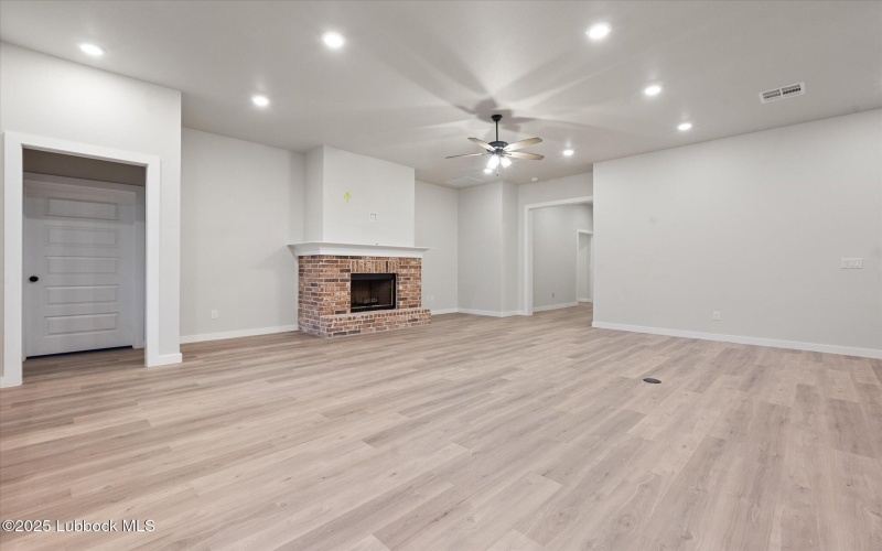 10703 Beaufort Avenue, Lubbock, TX 79424, 4 Bedrooms Bedrooms, ,3 BathroomsBathrooms,Residential,For Sale,10703 Beaufort Avenue,202555990