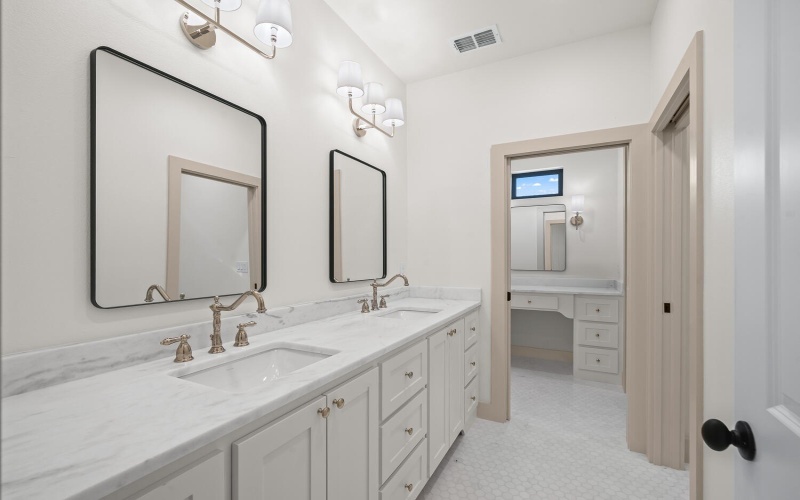 3911 149th Street, Lubbock, TX 79423, 4 Habitaciones Habitaciones , ,3 BañosBaños,Residential,En Venta,3911 149th Street,0,202555992