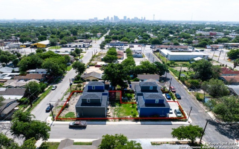 3038 W Salinas St, San Antonio, TX 78207, ,5 BañosBaños,Residential Multi Family,En Venta,3038 W Salinas St,0,1874034