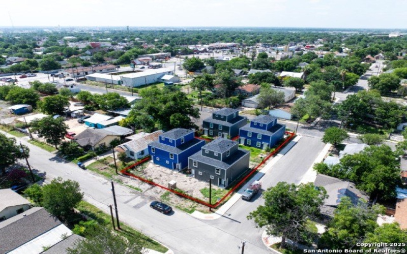 3038 W Salinas St, San Antonio, TX 78207, ,5 BañosBaños,Residential Multi Family,En Venta,3038 W Salinas St,0,1874034