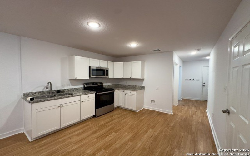 3038 W Salinas St, San Antonio, TX 78207, ,5 BañosBaños,Residential Multi Family,En Venta,3038 W Salinas St,0,1874034