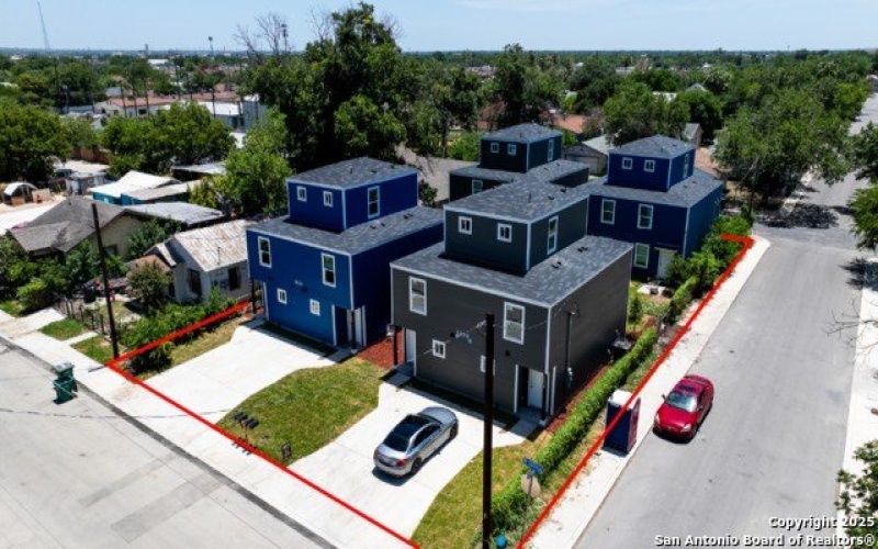 143 Huntington St, San Antonio, TX 78207, ,5 BañosBaños,Residential Multi Family,En Venta,143 Huntington St,0,1874043