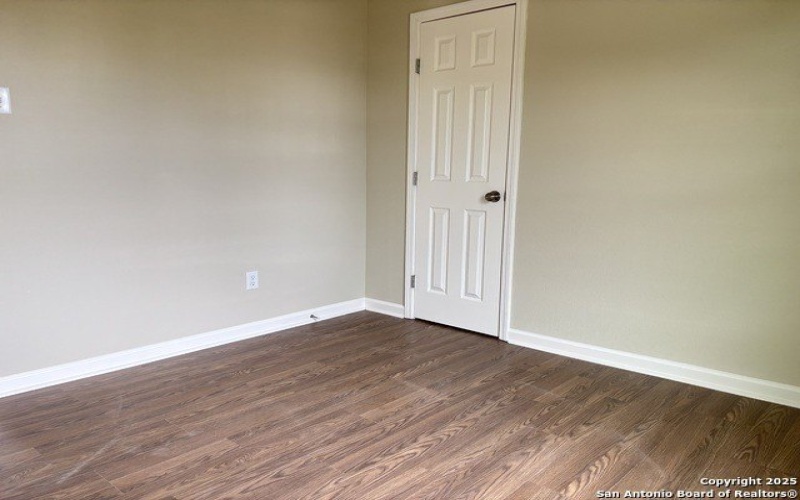 700 E 5th, Nixon, TX 78140, 4 Habitaciones Habitaciones , ,2 BañosBaños,Residential,En Venta,700 E 5th,1874075