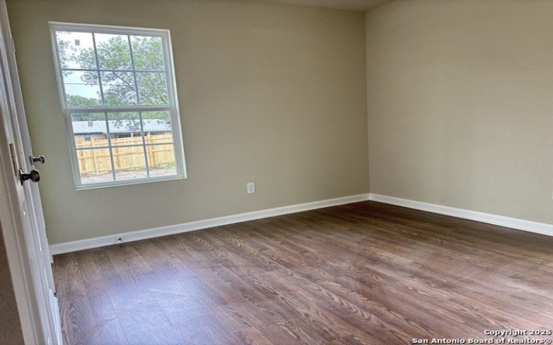 700 E 5th, Nixon, TX 78140, 4 Habitaciones Habitaciones , ,2 BañosBaños,Residential,En Venta,700 E 5th,1874075