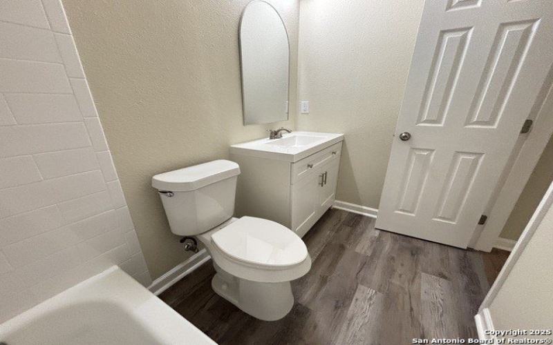 700 E 5th, Nixon, TX 78140, 4 Habitaciones Habitaciones , ,2 BañosBaños,Residential,En Venta,700 E 5th,1874075