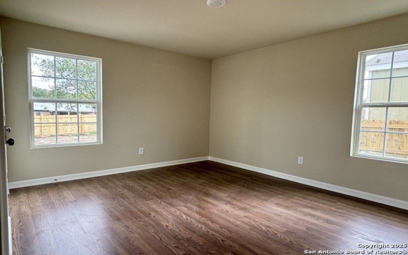 700 E 5th, Nixon, TX 78140, 4 Habitaciones Habitaciones , ,2 BañosBaños,Residential,En Venta,700 E 5th,1874075