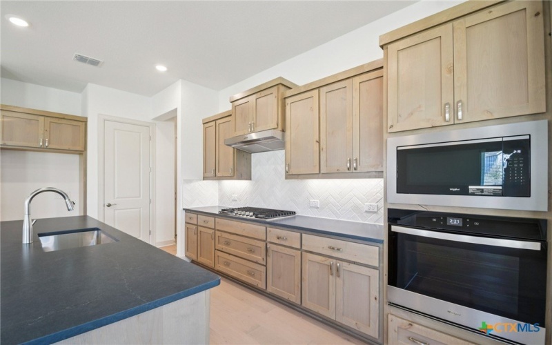 104 Wild Honeysuckle Way, San Marcos, TX 78666, 2 Bedrooms Bedrooms, ,2 BathroomsBathrooms,Residential,For Sale,104 Wild Honeysuckle Way,0,582702