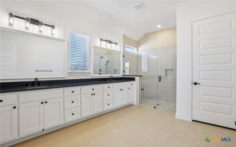 1851 Dancing Oak Lane, San Marcos, TX 78666, 2 Habitaciones Habitaciones , ,2 BañosBaños,Residential,En Venta,1851 Dancing Oak Lane,0,582754