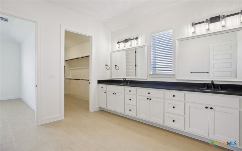 1851 Dancing Oak Lane, San Marcos, TX 78666, 2 Habitaciones Habitaciones , ,2 BañosBaños,Residential,En Venta,1851 Dancing Oak Lane,0,582754