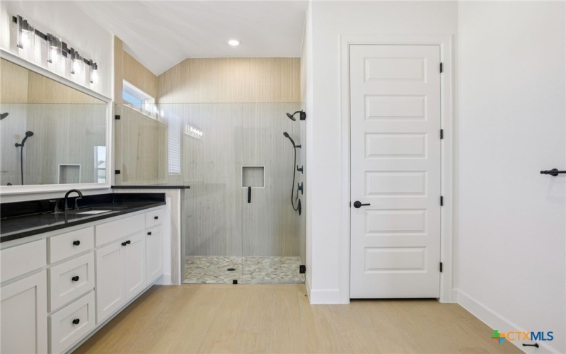 1851 Dancing Oak Lane, San Marcos, TX 78666, 2 Habitaciones Habitaciones , ,2 BañosBaños,Residential,En Venta,1851 Dancing Oak Lane,0,582754