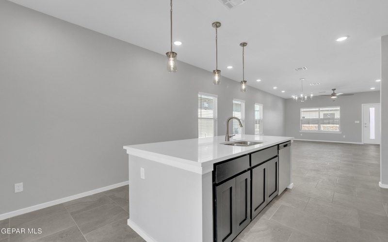 13849 Summer Wave Avenue, El Paso, TX 79928, 3 Bedrooms Bedrooms, ,2 BathroomsBathrooms,Residential,For Sale,13849 Summer Wave Avenue,924265