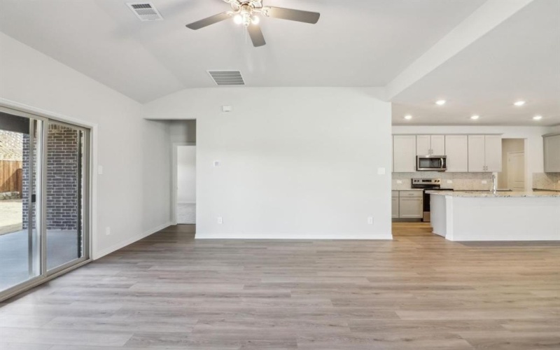 235 Canyon Oaks Drive, Greenville, TX 75402, 4 Bedrooms Bedrooms, ,3 BathroomsBathrooms,Residential,For Sale,235 Canyon Oaks Drive,20867643