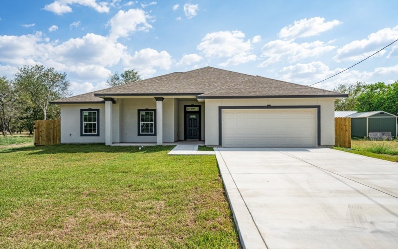 402 Oak Drive, Beeville, TX 78102, 4 Bedrooms Bedrooms, ,2 BathroomsBathrooms,Residential,For Sale,402 Oak Drive,113173