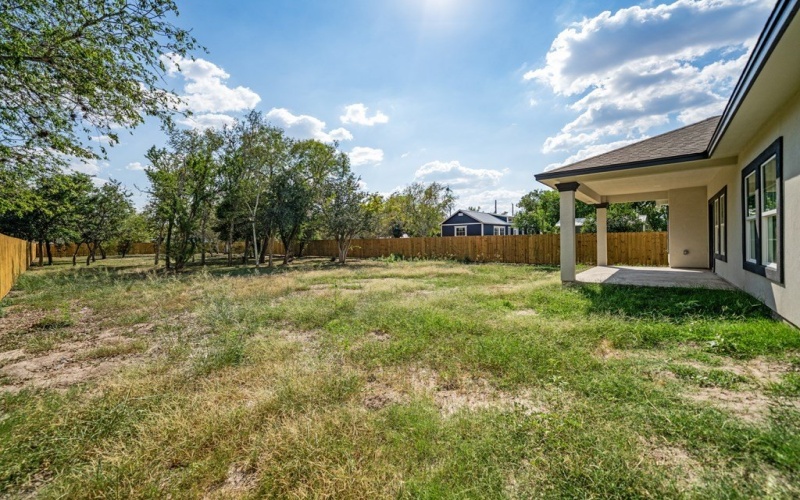 402 Oak Drive, Beeville, TX 78102, 4 Bedrooms Bedrooms, ,2 BathroomsBathrooms,Residential,For Sale,402 Oak Drive,113173